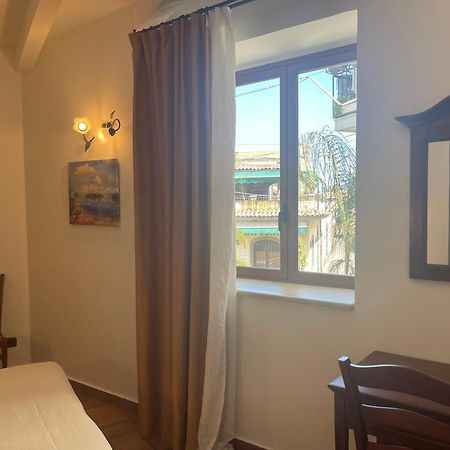 Hotel Capomulini 3 Stelle Acireale Luaran gambar
