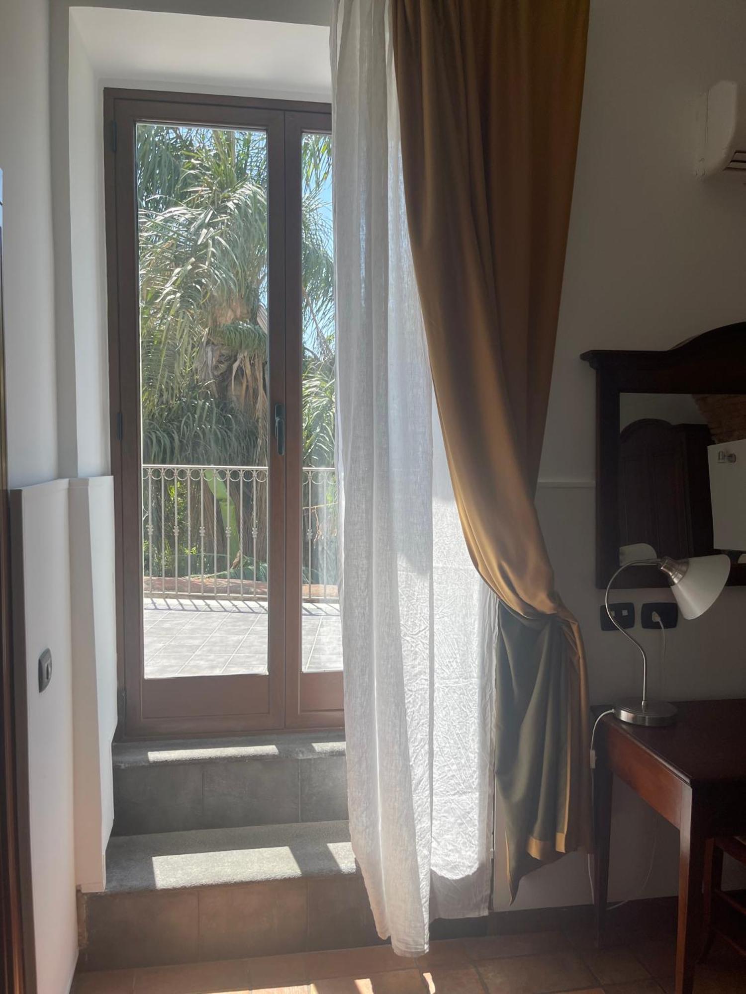 Hotel Capomulini 3 Stelle Acireale Luaran gambar